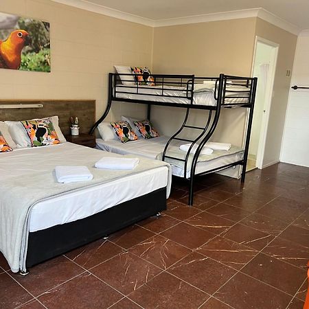 טאונסביל Spanish Lace Motor Inn מראה חיצוני תמונה