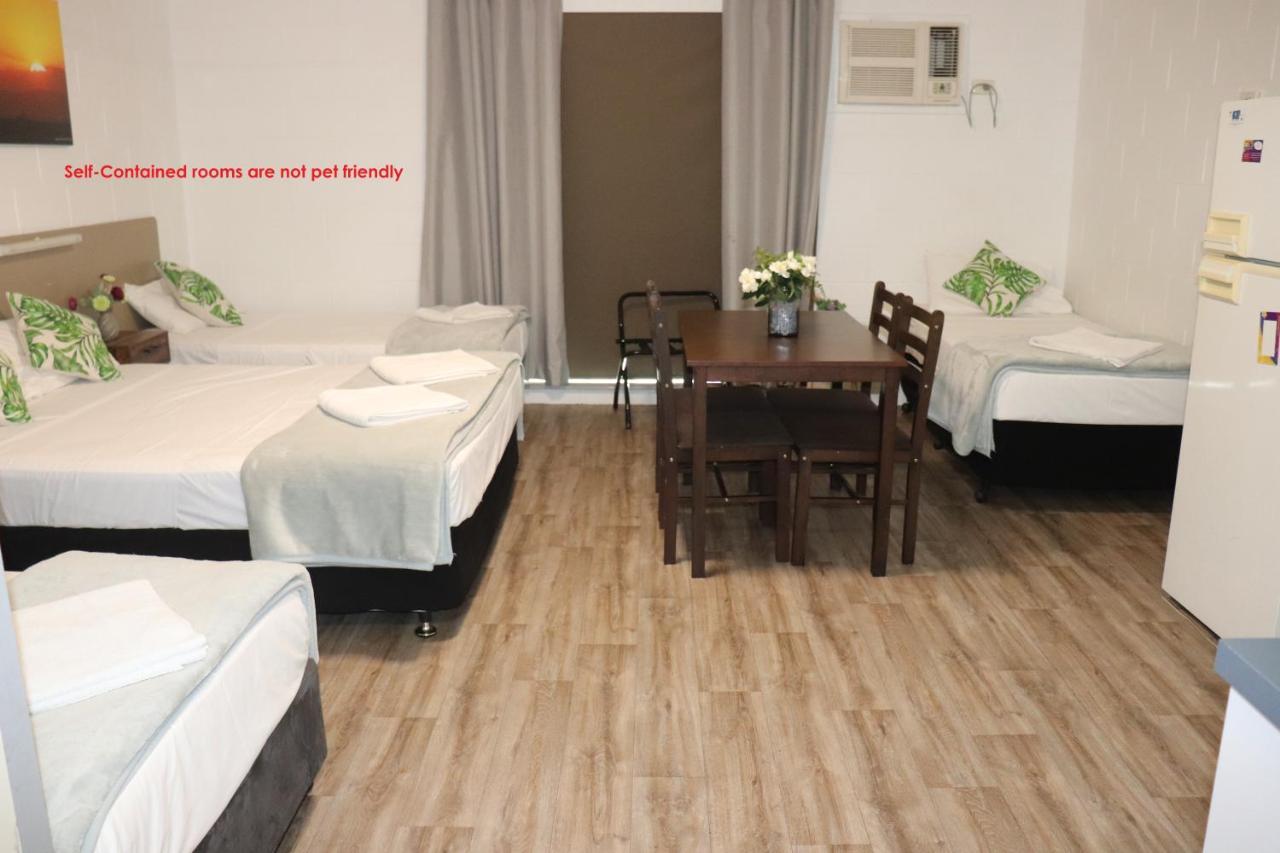 טאונסביל Spanish Lace Motor Inn מראה חיצוני תמונה