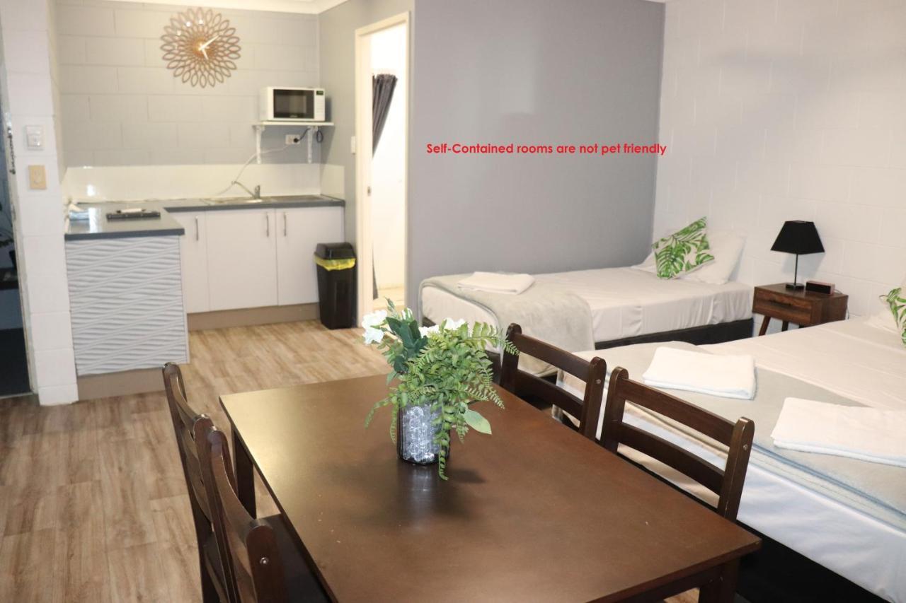 טאונסביל Spanish Lace Motor Inn מראה חיצוני תמונה