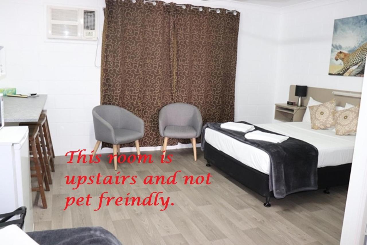 טאונסביל Spanish Lace Motor Inn מראה חיצוני תמונה