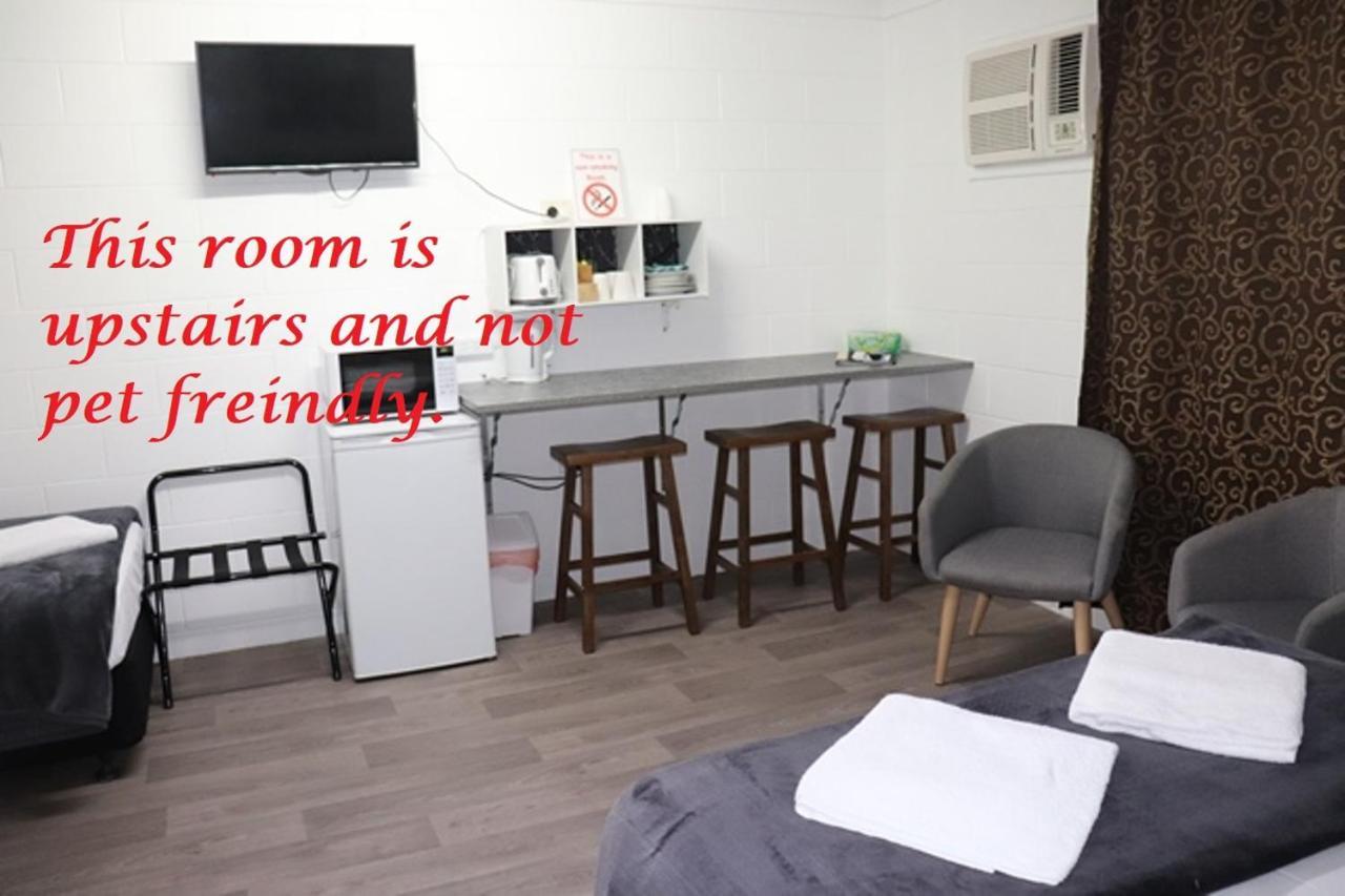 טאונסביל Spanish Lace Motor Inn מראה חיצוני תמונה